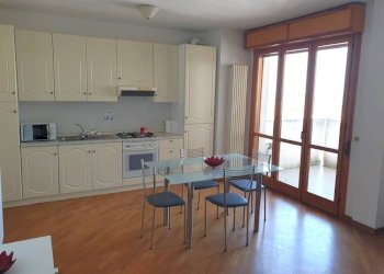 Cucina - Appartamento piazza Giuseppina Strepponi, 15, Parma - foto 4