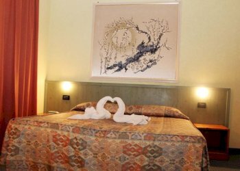Camera da letto - Hotel piazza Mellano, 7, Mondovì - foto 8