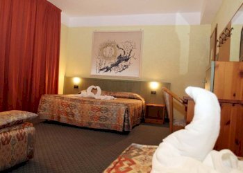 Camera da letto - Hotel piazza Mellano, 7, Mondovì - foto 9