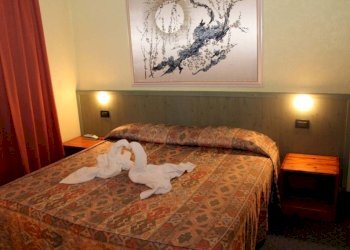 Camera da letto - Hotel piazza Mellano, 7, Mondovì - foto 10