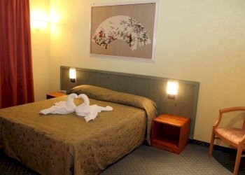 Camera da letto - Hotel piazza Mellano, 7, Mondovì - foto 11