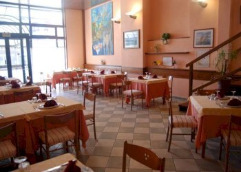 Interno non residenziale - Hotel piazza Mellano, 7, Mondovì - foto 14
