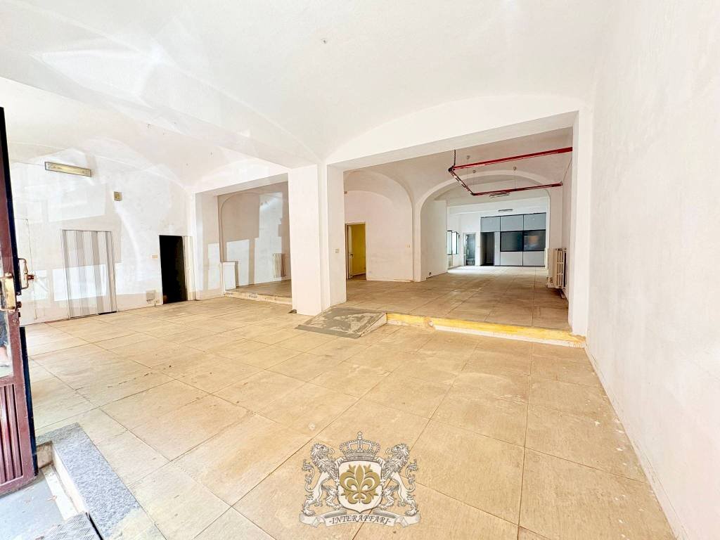 Interno palazzo - Shop via Bartolomeo Bruni, 3, Cuneo (neighborhood Centro) - photo 1