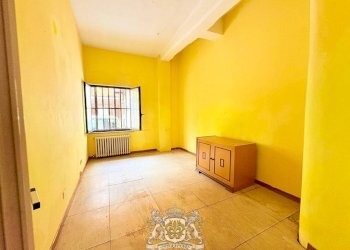 Camera da letto - Negozio via Bartolomeo Bruni, 3, Cuneo (zona Centro) - foto 6