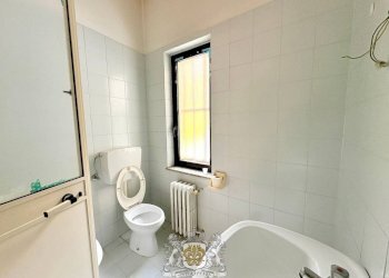 Bagno - Negozio via Bartolomeo Bruni, 3, Cuneo (zona Centro) - foto 10