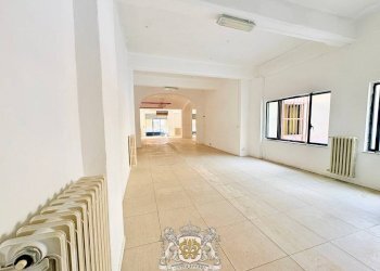Corridoio - Negozio via Bartolomeo Bruni, 3, Cuneo (zona Centro) - foto 14