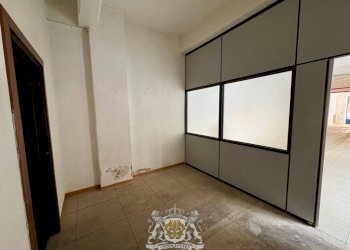 Stanza non arredata - Negozio via Bartolomeo Bruni, 3, Cuneo (zona Centro) - foto 17