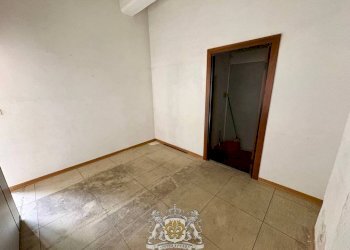 Stanza non arredata - Negozio via Bartolomeo Bruni, 3, Cuneo (zona Centro) - foto 19