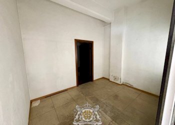 Stanza non arredata - Negozio via Bartolomeo Bruni, 3, Cuneo (zona Centro) - foto 20