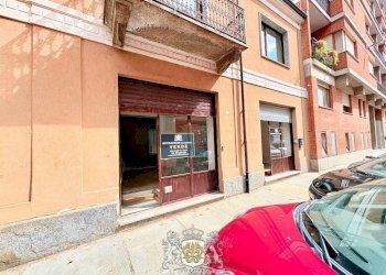 Facciata - Negozio via Bartolomeo Bruni, 3, Cuneo (zona Centro) - foto 26