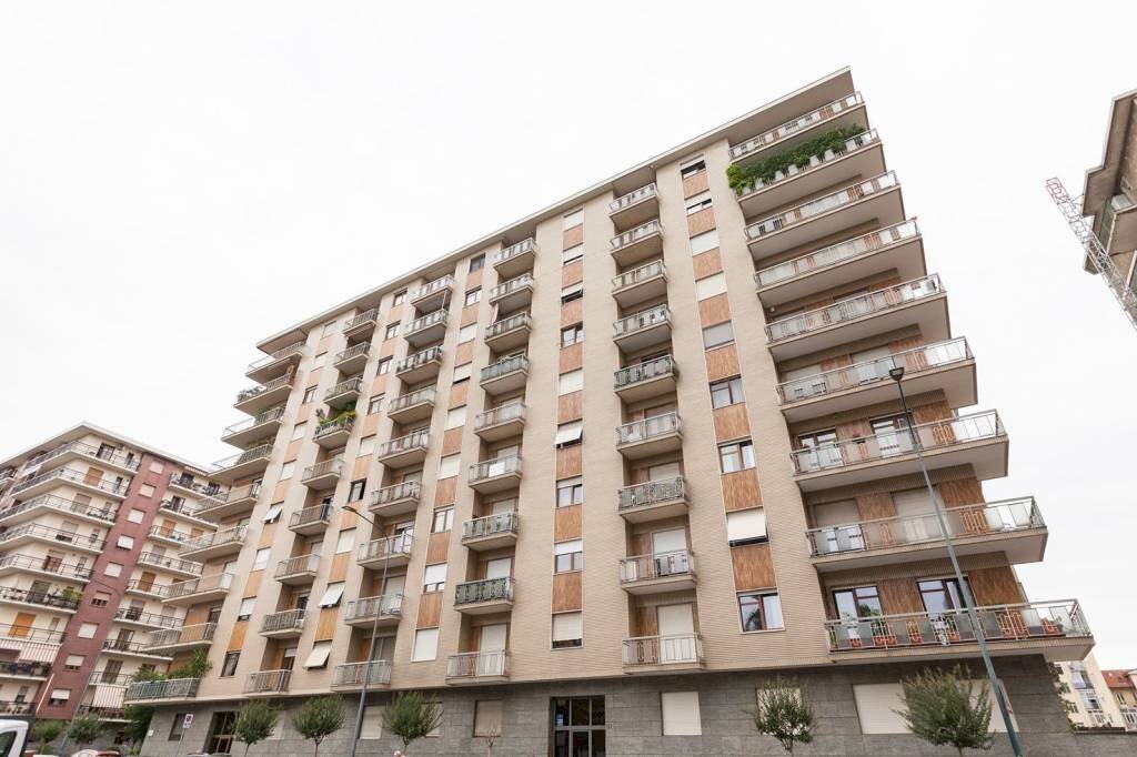 Facciata - Two-room apartment via Filadelfia, 122, Torino (neighborhood Santa Rita) - photo 2