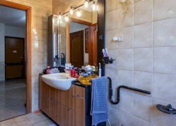Bagno - Appartamento via Valle della Quiete, 54, San Mauro Torinese - foto 25