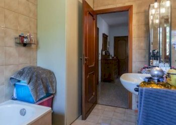 Bagno - Appartamento via Valle della Quiete, 54, San Mauro Torinese - foto 29