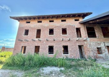 Facciata - Villa SP306, Centallo - foto 14