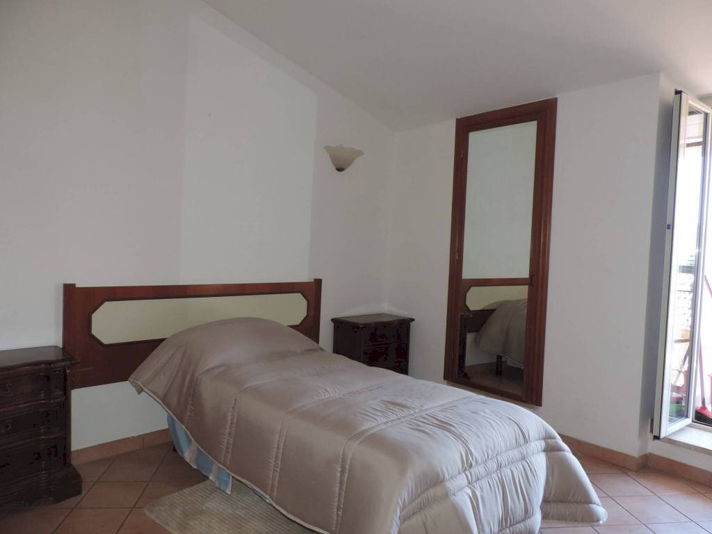 Camera da letto - Three-room apartment via Entroterra, 6, Scandriglia - photo 3