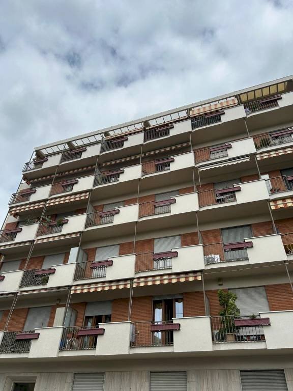 Facciata - Trilocale via Osoppo, 44, Torino (zona Santa Rita) - foto 2