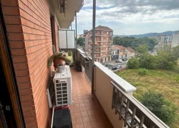 Balcone - Trilocale via Osoppo, 44, Torino (zona Santa Rita) - foto 3