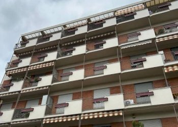 Facciata - Trilocale via Osoppo, 44, Torino (zona Santa Rita) - foto 1
