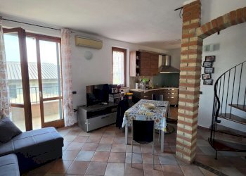 zona giorno - Three-room apartment via Pascoli, Crespiatica - photo 3