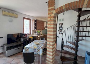 zona giorno - Three-room apartment via Pascoli, Crespiatica - photo 9
