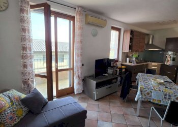 zona giorno - Three-room apartment via Pascoli, Crespiatica - photo 10