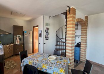 zona giorno - Three-room apartment via Pascoli, Crespiatica - photo 28