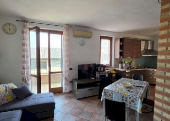 zona giorno - Three-room apartment via Pascoli, Crespiatica - photo 32