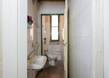 Bagno - Negozio via Giovanni Torti, 131r, Genova (zona Marassi) - foto 5
