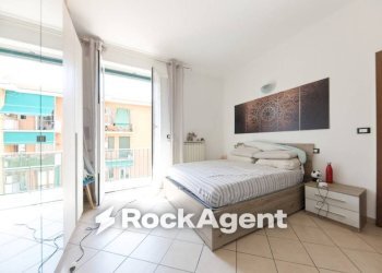 Camera da letto - Appartamento via Nicolò Copernico, 18, Genova (zona San Martino) - foto 16