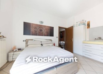 Camera da letto - Appartamento via Nicolò Copernico, 18, Genova (zona San Martino) - foto 17