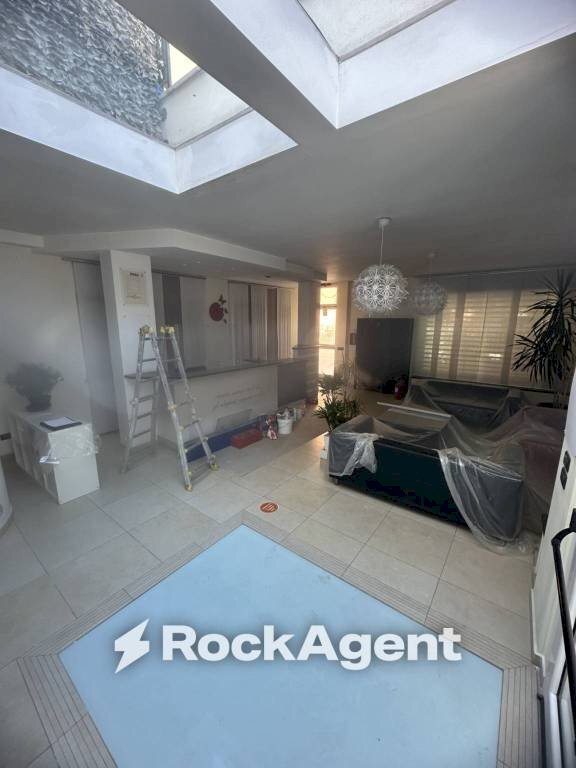 Cortile interno - Negozio viale della Gioventù, 22, San Giovanni Rotondo - foto 2