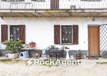 Facciata - Casa indipendente via Molino D'Agogna, 6, Galliavola - foto 32