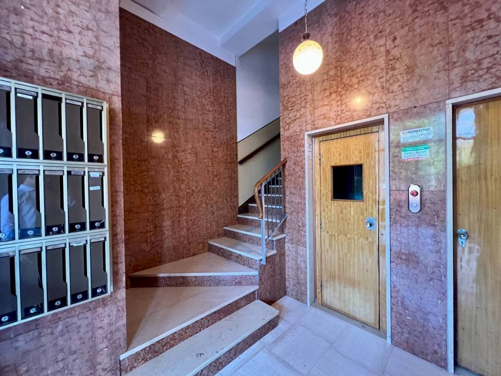 Interno palazzo - Trilocale via Marco Emilio Lepido, Bologna (zona Borgo Panigale) - foto 2