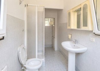 Bagno - One-room apartment via Costanzo Casana, 106, Roma (neighborhood Lido di Ostia) - photo 13