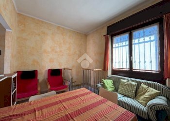 One-room apartment Via Caluso, Chivasso - photo 2