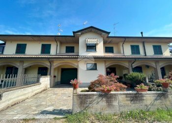 Villa a Schiera Via Sartirana, Torre Beretti e Castellaro - foto 1