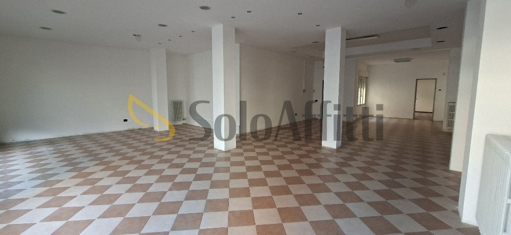 20260717_183823_resized - Commercial Premises Piazza San Martino 8, Legnago - photo 1