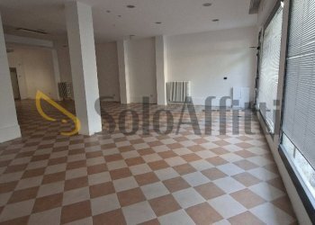 20260717_183833_resized - Commercial Premises Piazza San Martino 8, Legnago - photo 2
