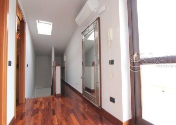 zona notte in mansarda - Villa Via Luigi Pirandello, Nerviano - photo 28