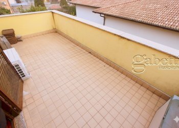 terrazzo piano primo - Villa Via Luigi Pirandello, Nerviano - photo 30