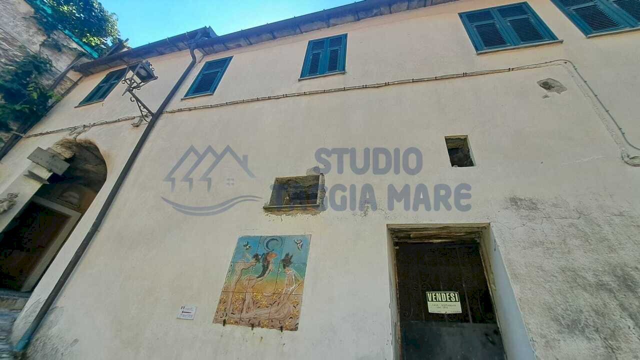 1 - Porzione di casa Via Magenta, Badalucco - foto 1