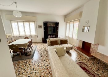 IMG_8655 (Grande) - Three-family Villa Massa - photo 4