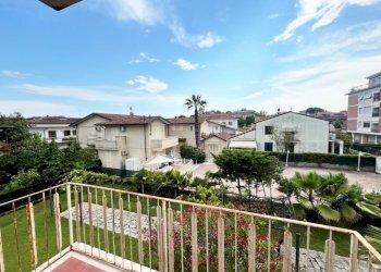 IMG_8645 (Grande) - Three-family Villa Massa - photo 6