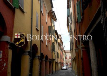 Three-room apartment Bologna (neighborhood Centro Storico) - photo 1