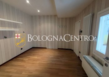 Three-room apartment Bologna (neighborhood Centro Storico) - photo 2