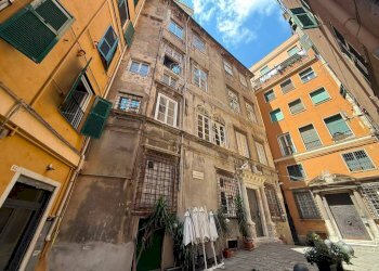 Facciata - Appartamento piazza dell'Agnello, Genova - foto 1