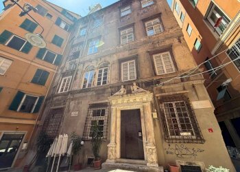 Facciata - Appartamento piazza dell'Agnello, Genova - foto 16