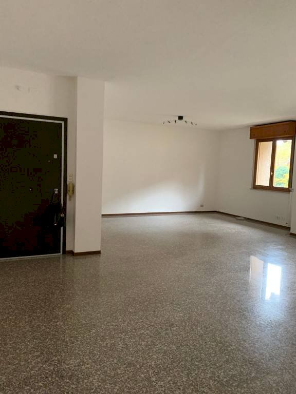 Salone - Appartamento via Bruno Parisio, 28, Bologna (zona Murri) - foto 2