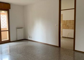 Salone - Appartamento via Bruno Parisio, 28, Bologna (zona Murri) - foto 4