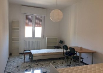 Camera da letto - Non-buildable land via Tommaso Salvini, Bologna (neighborhood San Donato) - photo 1